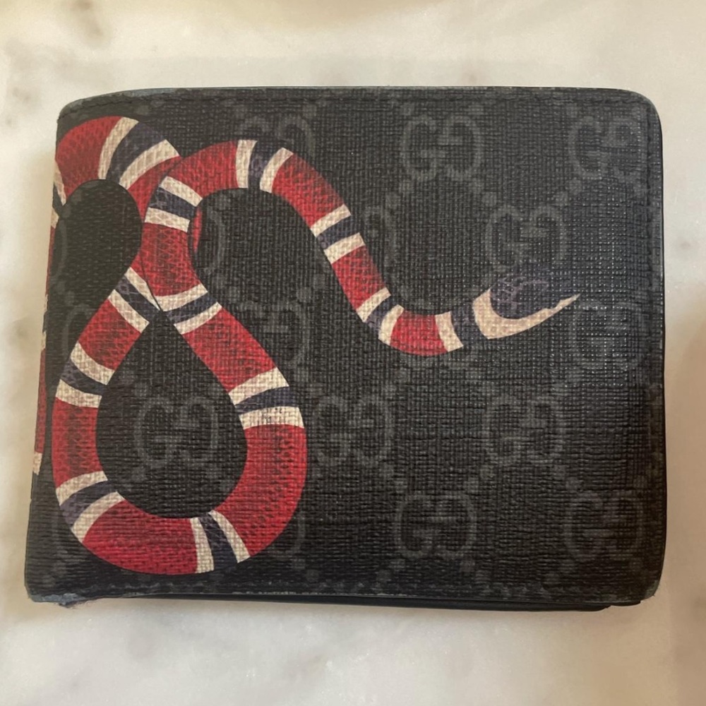 AUTHENTIC GUCCI Kingsnake Print GG Supreme Wallet, Black, GG Canvas.